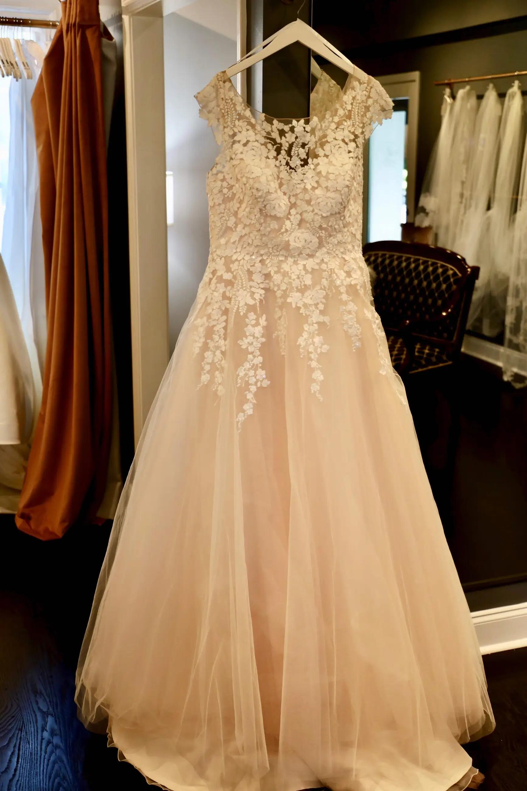 The Insider&#39;s Guide to Sample Gowns at Bridal House of Nashville Image